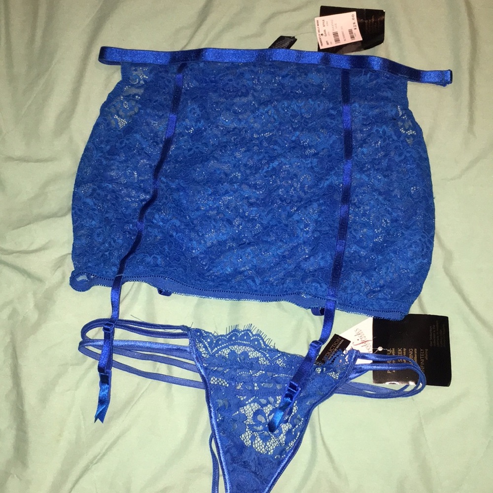 NEW Fredrick’s Seductive Half Slip Size Large